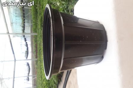 گلدان پلاستیکی مشکی