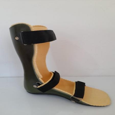 مرکز ارتوپدی فنی دادمهر،ساخت و طراحی انواع کفی وکفش های ارتوپدی و دیابتی،ساخت و ارائه انواع کمربند های طبی ، ز