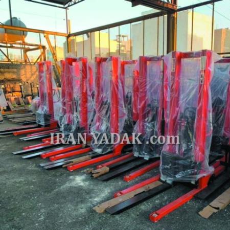 میز هیدرولیک متحرک