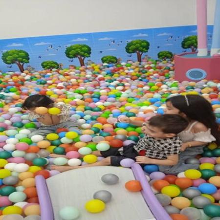 توپ استخر توپ پاستیلی