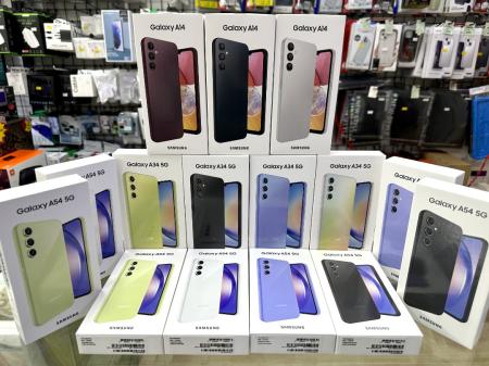 خریدار نقدی گوشی آکبند در محل