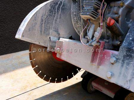 تخریب بتن با جرثقیل