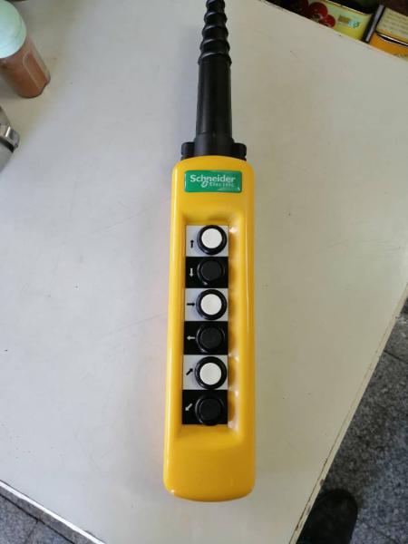 ساخت انواع جرثقیل ،سقفی،دروازه ای،بازویی،....