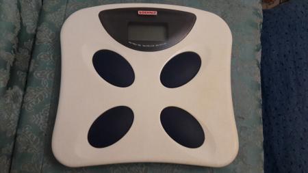 ترازوی دیجیتال آلمانی آشپزخانه و خانگی(ورزشی)