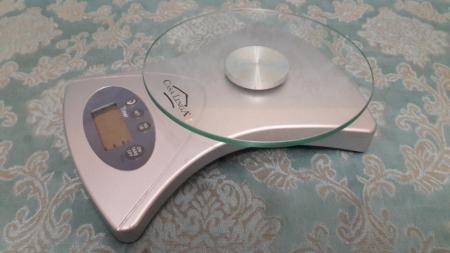 ترازوی دیجیتال آلمانی آشپزخانه و خانگی(ورزشی)